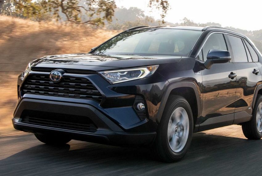 Toyota convoca recall para RAV4 Hybrid com defeito na suspensão