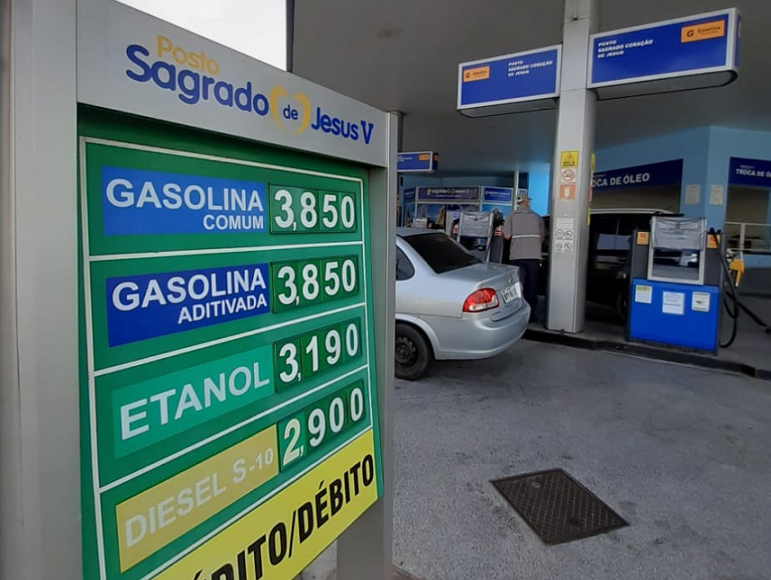 Veja qual posto cobra o menor valor no preço da gasolina Garagem SE