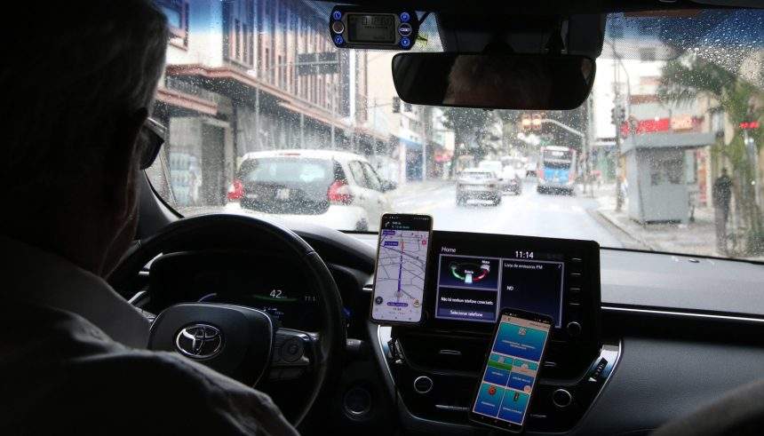 Governo corta exigência para motoristas no programa Move Brasil