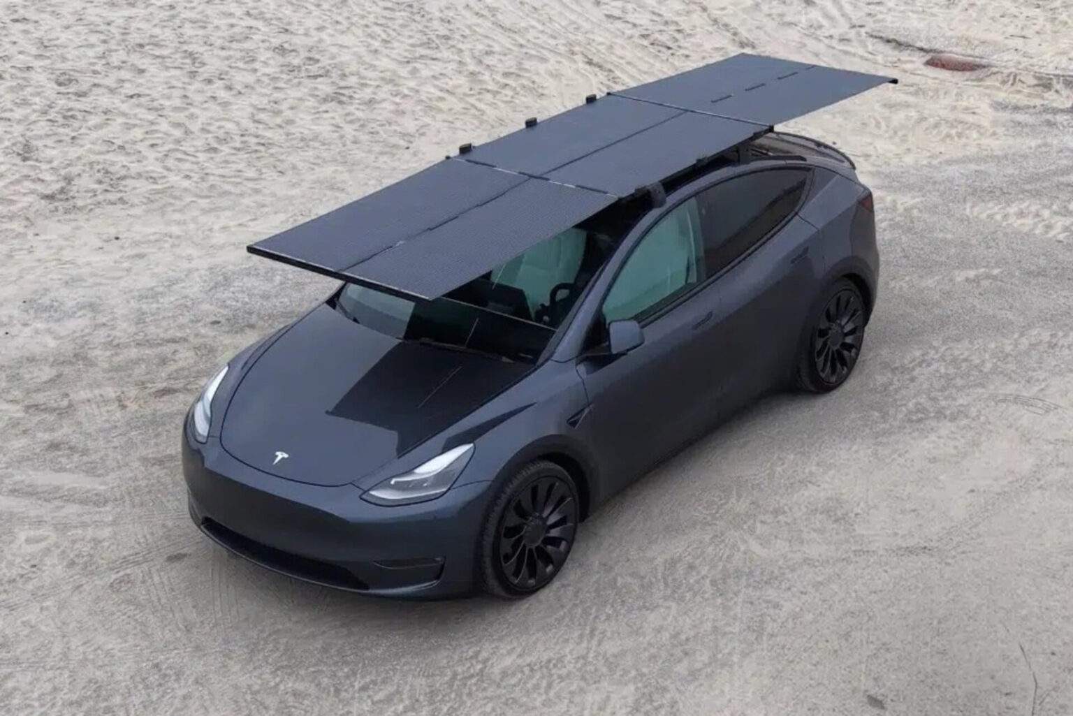 Painel solar retrátil para teto amplia até 34 km/dia em carros elétricos
