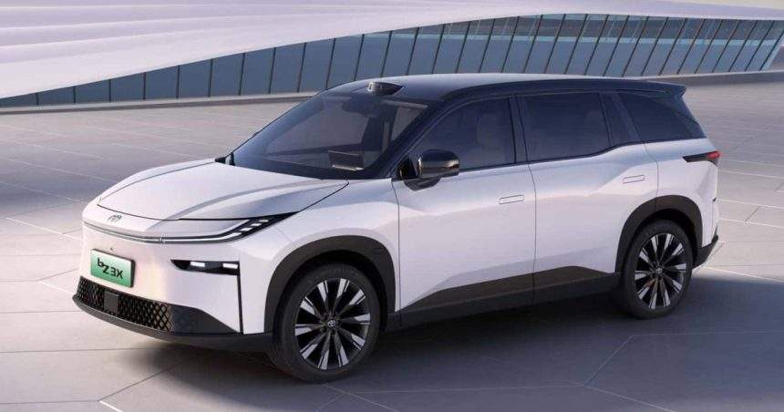Toyota anuncia EREV na China e mira 400 mil unidades até 2028