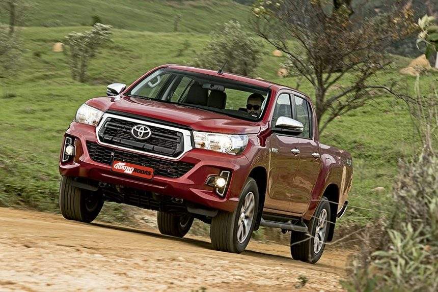 Toyota reduz preço da Hilux SRV em R$ 44.700 por queima de estoque