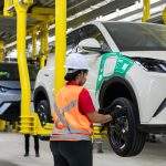 Vendas de carros disparam, mas montadoras nacionais perdem espaço