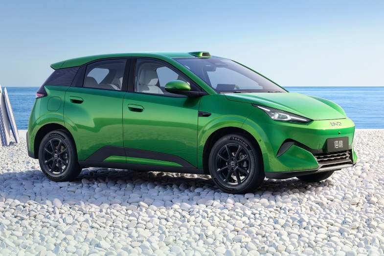 BYD apresenta novo Dolphin Mini com tração traseira e mira no EX2