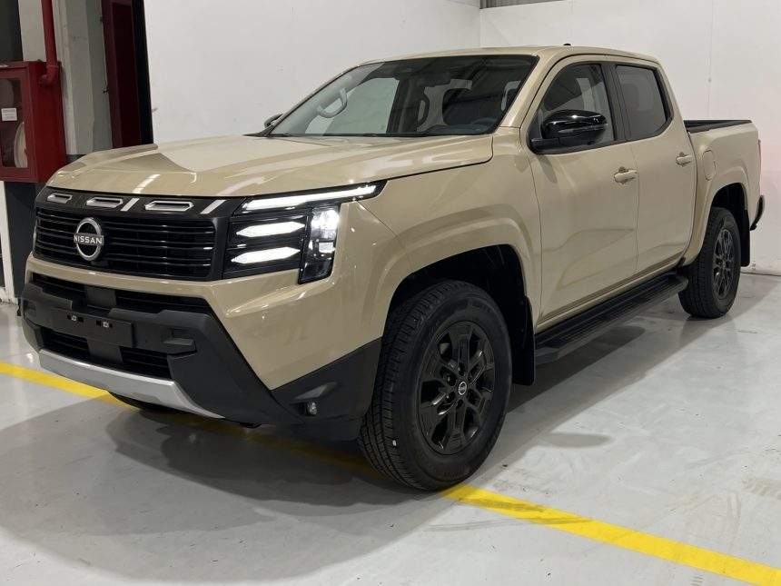 Vazamento indica reestilização da Nissan Frontier 2028 e chegada da Pro híbrida